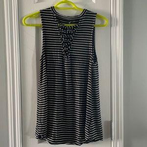 Super cute black and white American Eagle tank top